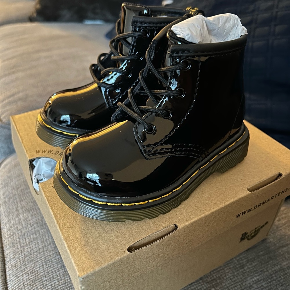TODDLER 1460 PATENT LEATHER LACE UP BOOTS